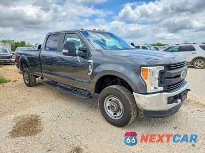 Czwarte zdjęcie samochodu z boku: 2019 FORD F350 SUPER DUTY VIN:1FT8W3BT2KEC44930 - miniatura