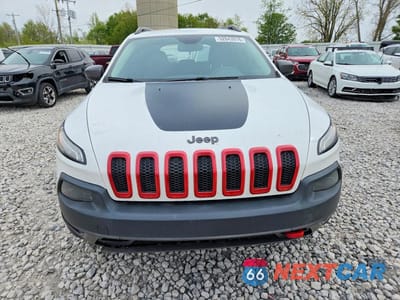 Piąte zdjęcie samochodu w środku: 2016 JEEP CHEROKEE TRAILHAWK VIN:1C4PJMBS0GW255417 - miniatura