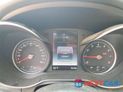 Zdjęcie 9 z 12 samochodu: 2017 MERCEDES-BENZ C 300 4MATIC VIN:55SWF4KB6HU208815 - miniatura