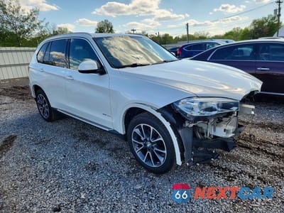 Czwarte zdjęcie samochodu z boku: 2018 BMW X5 XDRIVE35I VIN:5UXKR0C50JL076628 - miniatura
