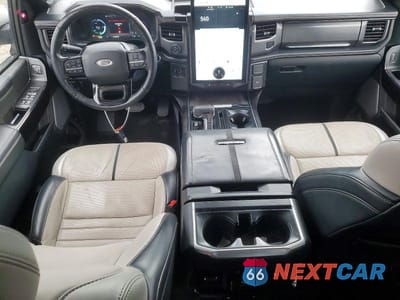 Zdjęcie 8 z 12 samochodu: 2023 FORD F150 LIGHTNING PRO VIN:1FT6W1EV2PWG01047 - miniatura