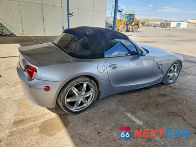 Trzecie zdjęcie samochodu z tyłu: 2006 BMW Z4 3.0SI VIN:4USBU53546LX01398 - miniatura