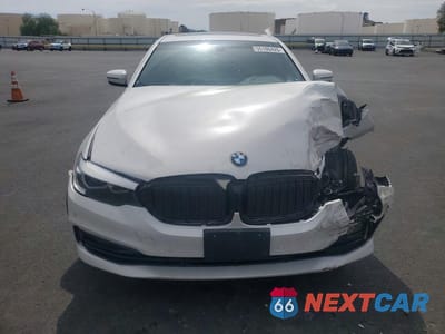Piąte zdjęcie samochodu w środku: 2017 BMW 530 I VIN:WBAJA5C3XHWA35030 - miniatura