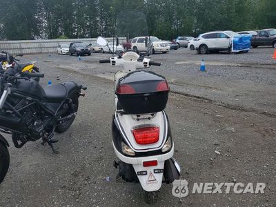 Czwarte zdjęcie samochodu z boku: 2014 TAOTAO MOPED VIN:L9NTELKF9E1000096 - miniatura