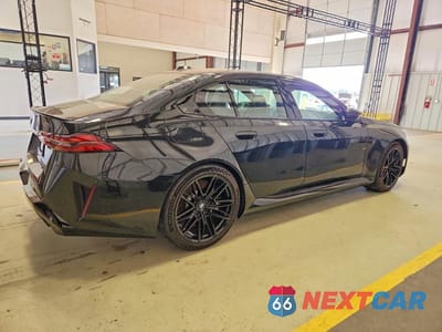 Trzecie zdjęcie samochodu z tyłu: 2026 BMW M5 VIN:WBS83FK05TCV11581 - miniatura