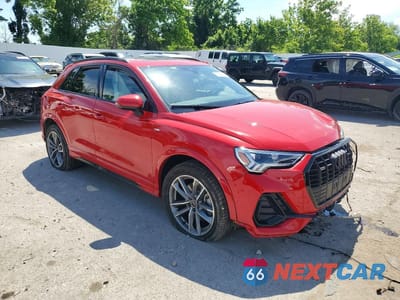 Czwarte zdjęcie samochodu z boku: 2024 AUDI Q3 PREMIUM S LINE 45 VIN:WA1DECF3XR1049682 - miniatura
