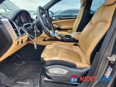Zdjęcie 7 z 13 samochodu: 2015 PORSCHE CAYENNE S HYBRID VIN:WP1AE2A2XFLA53845 - miniatura