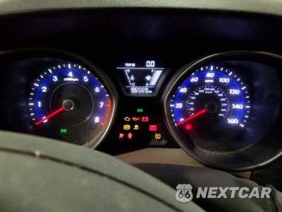 Zdjęcie 9 z 12 samochodu: 2016 HYUNDAI ELANTRA SE VIN:5NPDH4AE7GH690547 - miniatura