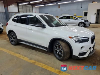 Czwarte zdjęcie samochodu z boku: 2018 BMW X1 XDRIVE28I VIN:WBXHT3C36J5L30928 - miniatura