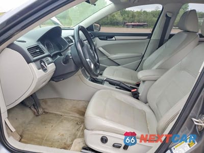 Zdjęcie 7 z 12 samochodu: 2015 VOLKSWAGEN PASSAT SE VIN:1VWBV7A33FC070592 - miniatura
