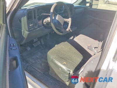 Zdjęcie 8 z 12 samochodu: 2002 CHEVROLET SILVERADO VIN:1GBHC24U32Z243095 - miniatura