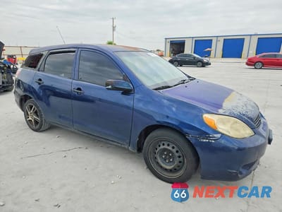 Czwarte zdjęcie samochodu z boku: 2006 TOYOTA COROLLA MATRIX XR VIN:2T1KR32E46C588699 - miniatura