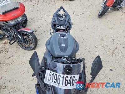 Piąte zdjęcie samochodu w środku: 2026 KAWASAKI ZX636 K VIN:JKBZXJJ1XTA042762 - miniatura