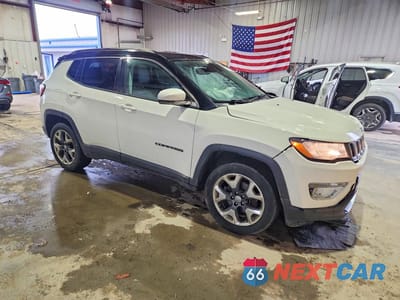 Czwarte zdjęcie samochodu z boku: 2019 JEEP COMPASS LIMITED VIN:3C4NJDCB9KT596626 - miniatura