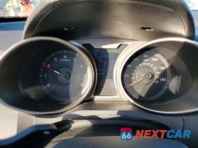 Zdjęcie 9 z 12 samochodu: 2013 HYUNDAI VELOSTER BASE VIN:KMHTC6AD9DU161255 - miniatura