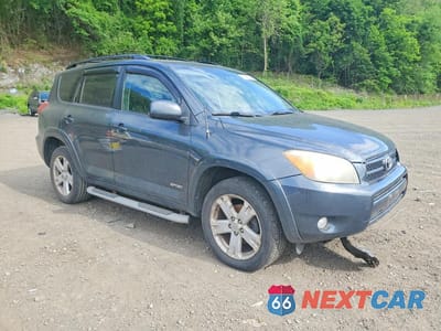 Czwarte zdjęcie samochodu z boku: 2007 TOYOTA RAV4 SPORT VIN:JTMBK32V276025275 - miniatura