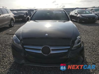 Piąte zdjęcie samochodu w środku: 2018 MERCEDES-BENZ C 300 VIN:55SWF4JB2JU280957 - miniatura