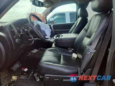 Zdjęcie 7 z 13 samochodu: 2011 CHEVROLET SILVERADO K3500 LT VIN:1GC5K0C84BZ356984 - miniatura
