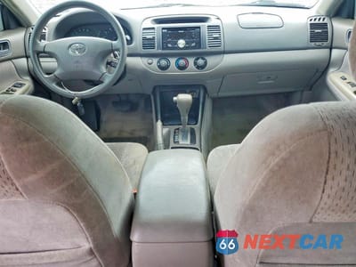Zdjęcie 8 z 12 samochodu: 2002 TOYOTA CAMRY LE VIN:4T1BE32K92U099404 - miniatura