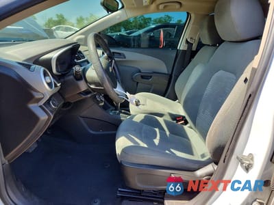 Zdjęcie 7 z 12 samochodu: 2017 CHEVROLET SONIC VIN:1G1JG6SG3H4167348 - miniatura