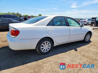 Trzecie zdjęcie samochodu z tyłu: 2005 TOYOTA CAMRY LE VIN:4T1BE30K25U535369 - miniatura