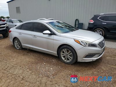 Czwarte zdjęcie samochodu z boku: 2015 HYUNDAI SONATA SE VIN:5NPE24AFXFH053147 - miniatura