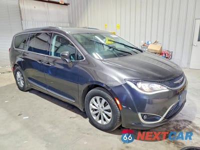 Czwarte zdjęcie samochodu z boku: 2019 CHRYSLER PACIFICA TOURING L VIN:2C4RC1BG9KR665762 - miniatura
