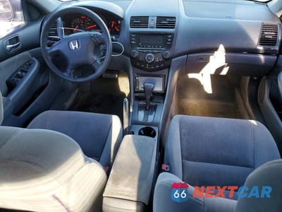 Zdjęcie 8 z 12 samochodu: 2004 HONDA ACCORD LX VIN:3HGCM56394G700635 - miniatura