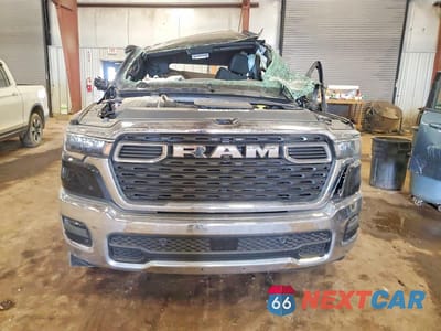 Piąte zdjęcie samochodu w środku: 2025 RAM 1500 BIG HORN VIN:1C6RRFFG5SN185809 - miniatura