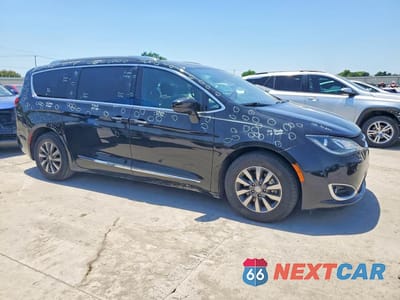 Czwarte zdjęcie samochodu z boku: 2020 CHRYSLER PACIFICA TOURING L PLUS VIN:2C4RC1EG2LR110133 - miniatura