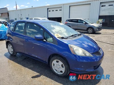 Czwarte zdjęcie samochodu z boku: 2012 HONDA FIT VIN:JHMGE8H39CC030029 - miniatura