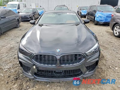 Piąte zdjęcie samochodu w środku: 2020 BMW M8 VIN:WBSAE0C0XLBM08444 - miniatura