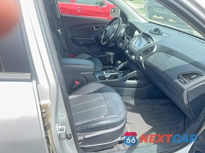 Piąte zdjęcie samochodu w środku: 2015 HYUNDAI TUCSON SE VIN:KM8JUCAG3FU084155 - miniatura
