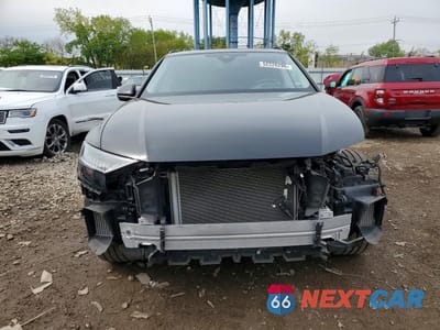 Piąte zdjęcie samochodu w środku: 2023 AUDI Q8 PRESTIGE S-LINE VIN:WA1FVBF11PD000285 - miniatura