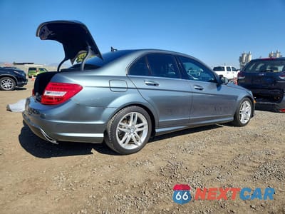 Trzecie zdjęcie samochodu z tyłu: 2012 MERCEDES-BENZ C 250 VIN:WDDGF4HB8CR228568 - miniatura