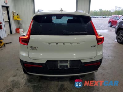 Zdjęcie 6 z 13 samochodu: 2020 VOLVO XC40 T5 MOMENTUM VIN:YV4162UK2L2204086 - miniatura