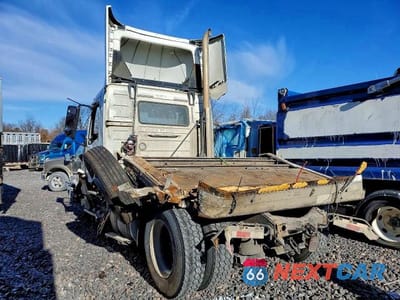 Trzecie zdjęcie samochodu z tyłu: 2017 VOLVO VNL VIN:4V4N19DG1HN981652 - miniatura