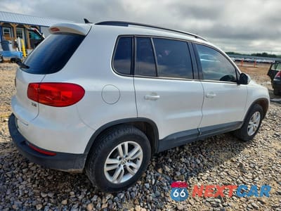 Trzecie zdjęcie samochodu z tyłu: 2017 VOLKSWAGEN TIGUAN S VIN:WVGAV7AX8HK027467 - miniatura