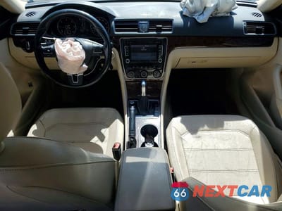 Zdjęcie 8 z 12 samochodu: 2015 VOLKSWAGEN PASSAT SE VIN:1VWBV7A33FC038743 - miniatura