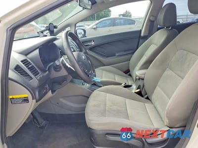 Zdjęcie 7 z 12 samochodu: 2015 KIA FORTE LX VIN:KNAFK4A63F5312580 - miniatura