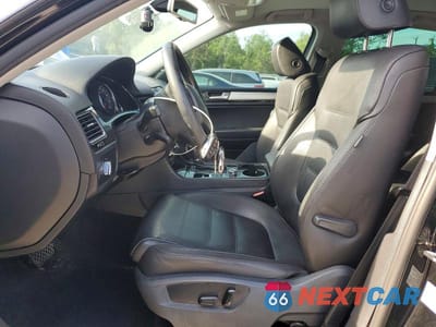 Zdjęcie 7 z 13 samochodu: 2011 VOLKSWAGEN TOUAREG V6 VIN:WVGFF9BP2BD003223 - miniatura