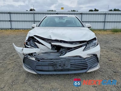 Piąte zdjęcie samochodu w środku: 2023 TOYOTA CAMRY LE VIN:4T1C11AK3PU821043 - miniatura