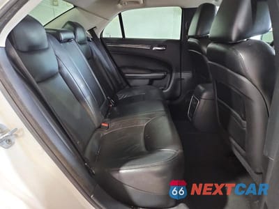 Zdjęcie 10 z 12 samochodu: 2016 CHRYSLER 300 LIMITED VIN:2C3CCAAG1GH211885 - miniatura