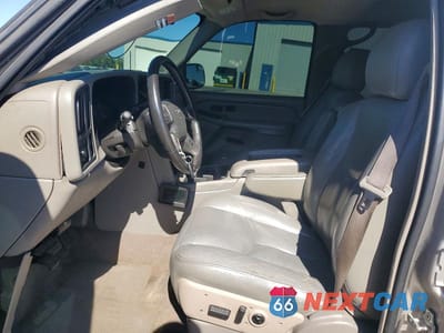 Zdjęcie 7 z 12 samochodu: 2005 GMC NEW SIERRA C1500 VIN:2GTEC13T851276639 - miniatura