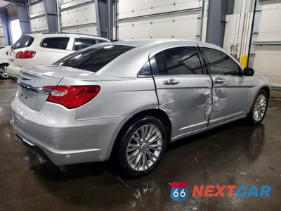 Trzecie zdjęcie samochodu z tyłu: 2012 CHRYSLER 200 LIMITED VIN:1C3CCBCGXCN233453 - miniatura