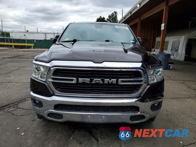 Piąte zdjęcie samochodu w środku: 2019 RAM 1500 BIG HORN VIN:1C6RRFFG5KN749832 - miniatura
