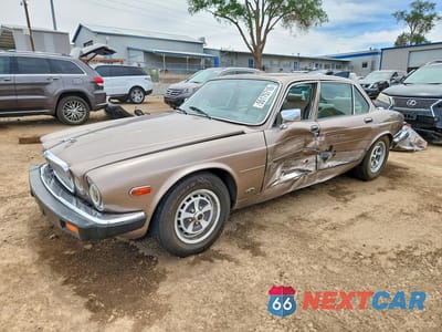 1986 JAGUAR XJ6 VANDEN PLAS SAJAY1341GC442023 - główne zdjęcie licytacji z USA - miniatura