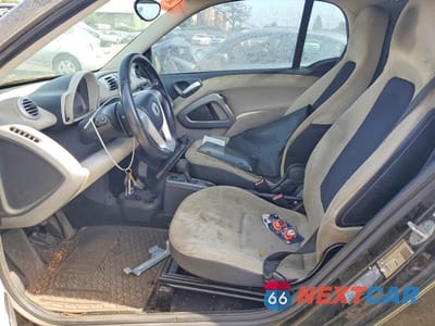 Zdjęcie 7 z 12 samochodu: 2011 SMART FORTWO PURE VIN:WMEEJ3BA0BK428069 - miniatura