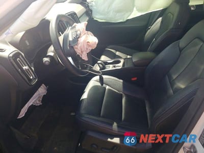 Zdjęcie 7 z 12 samochodu: 2019 VOLVO XC40 T5 MOMENTUM VIN:YV4162UK3K2069926 - miniatura