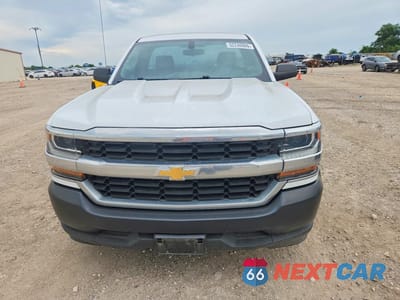 Piąte zdjęcie samochodu w środku: 2018 CHEVROLET SILVERADO C1500 VIN:1GCNCNEH0JZ378910 - miniatura